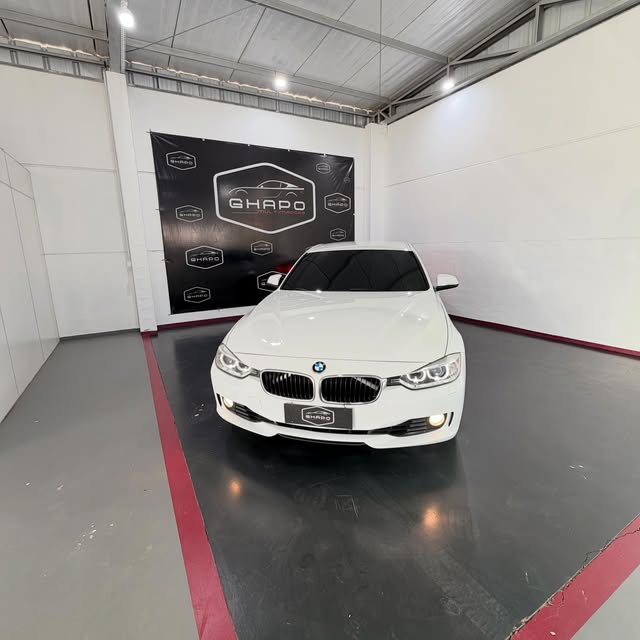 BMW 320i 2.0 Turbo Gasolina