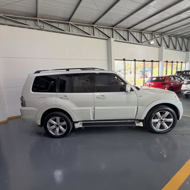 Foto 5 do Mitsubishi Pajero Full