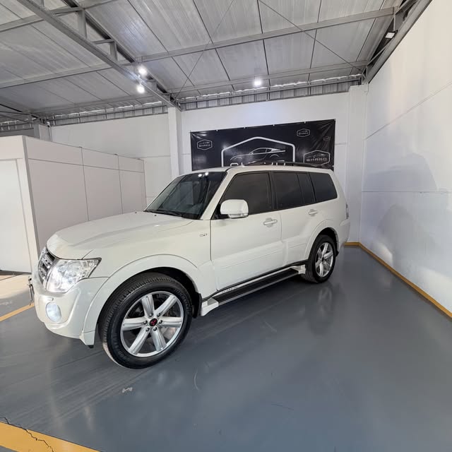 Foto 2 do Mitsubishi Pajero Full
